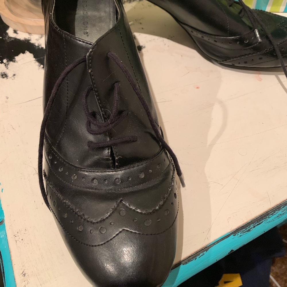 Heels - Picture 2 of 3